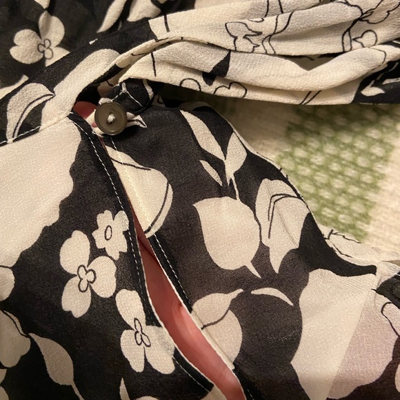 Floral Banana Republic Blouse - Picture 7 of 9